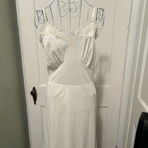 Top form vintage slip, size 32